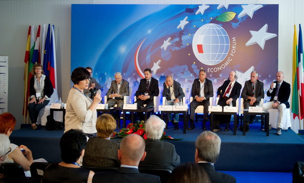 Panel dyskusyjny „Czy to, co niemożliwe dziś, stanie się możliwe? – innowacje w leczeniu nowotworów”