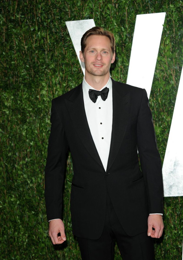 Alesander Skarsgard na evencie Vanity Fair