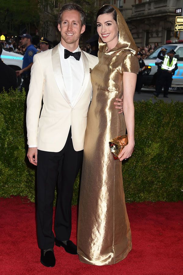 Met Gala 2015: Anne Hathaway i Adam Shulman