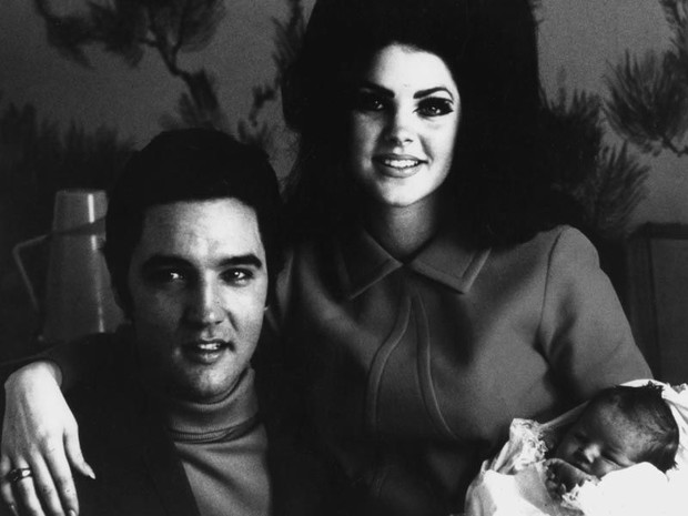 Elvis Presley z żoną Priscillą i córką