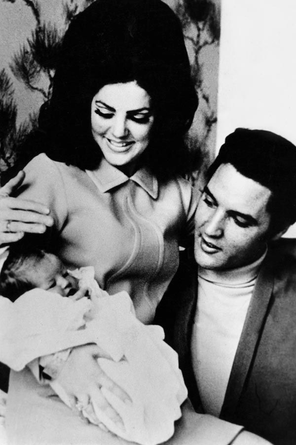 Elvis Presley z żoną Priscillą i córką
