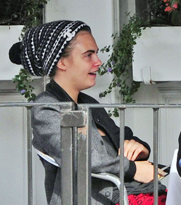 Cara Delevingne na rodzinnym obiedzie