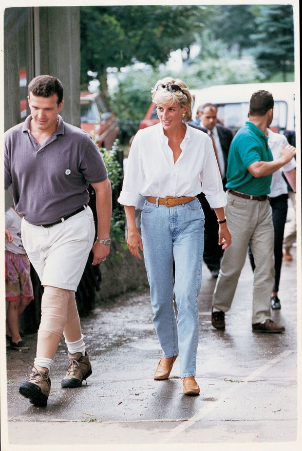 Księżna Diana w modnych dżinsach