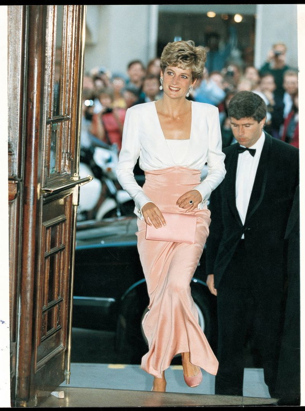 Księżna Diana w wieczorowej kreacji