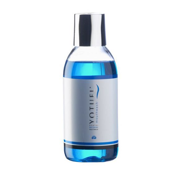 Płyn do płukania jamy ustnej Yotuel Moutchwash, cena ok. 18 zł (opakowanie 250 ml)