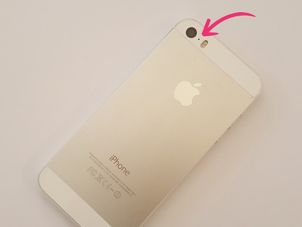 Dziurka w obudowie iPhone