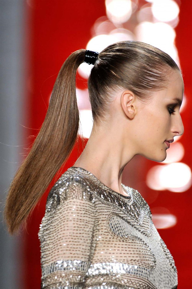 Fryzury na studniówkę: Reem Acra