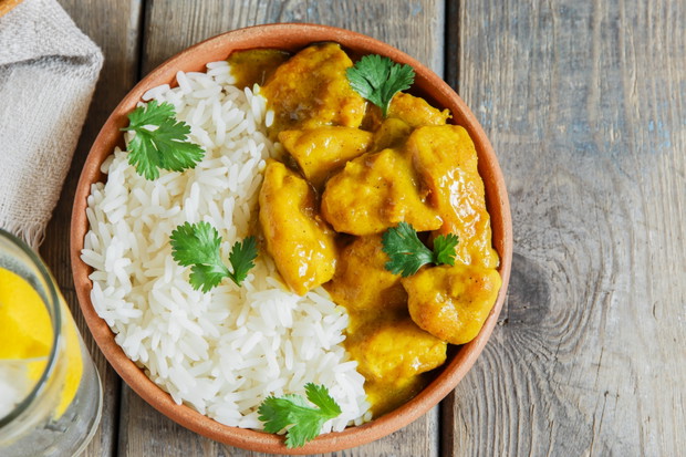 Ryż z sosem curry