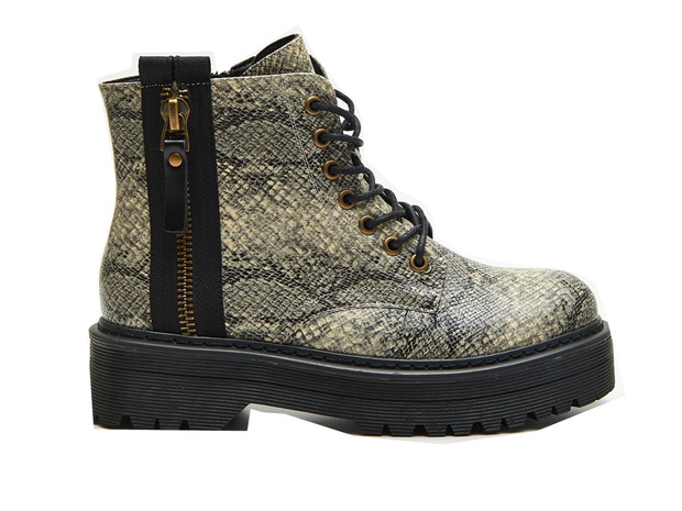 Buty Cropp z imitacji skóry węża, cena ok. 179 zł