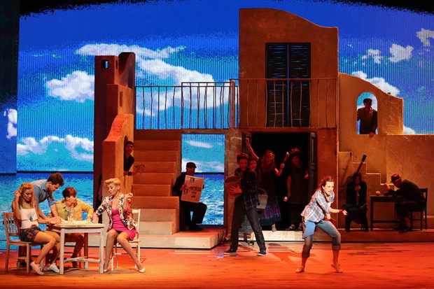 Próba spektaklu Mamma Mia w Teatrze Roma