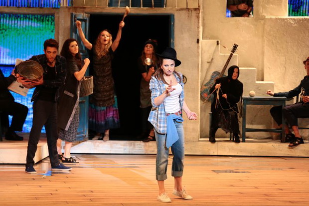 Próba spektaklu Mamma Mia w Teatrze Roma