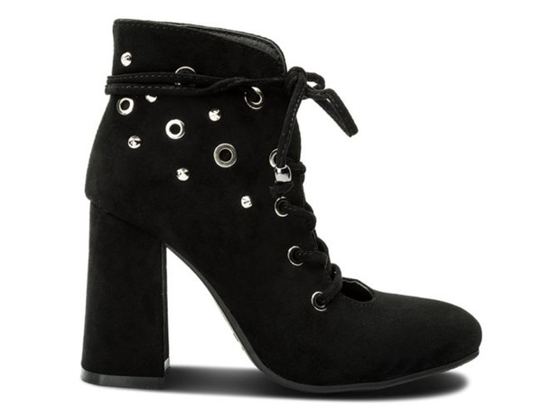 Buty damskie CCC z nitami, cena ok. 119 zł