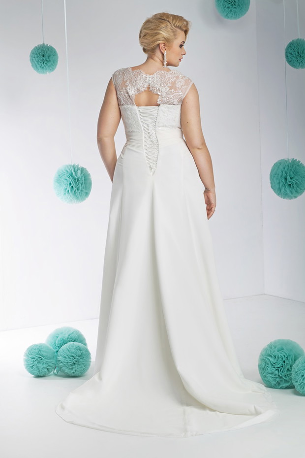 suknia ślubna Annais Bridal z koronką
