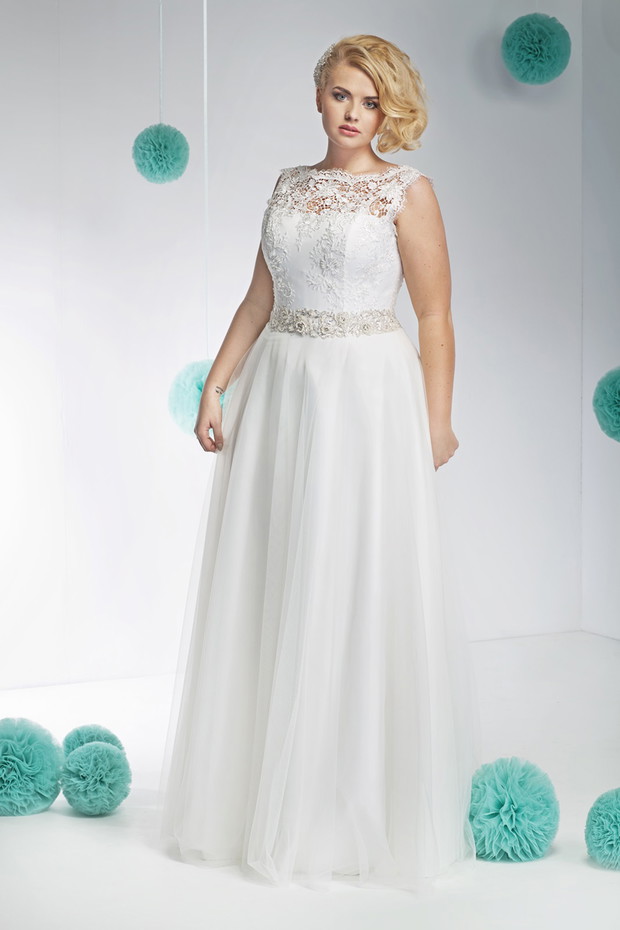 suknia ślubna Annais Bridal z koronką