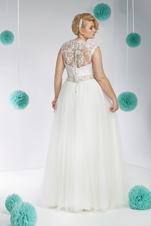 suknia ślubna Annais Bridal z koronką