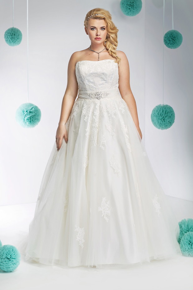 suknia ślubna Annais Bridal z paskiem