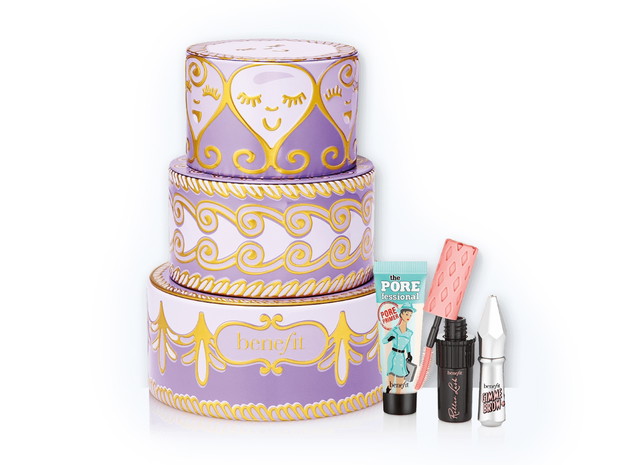 BENEFIT Confection Cuties Zestaw świąteczny zawierający miniatury kultowych produktów cena 89 zł