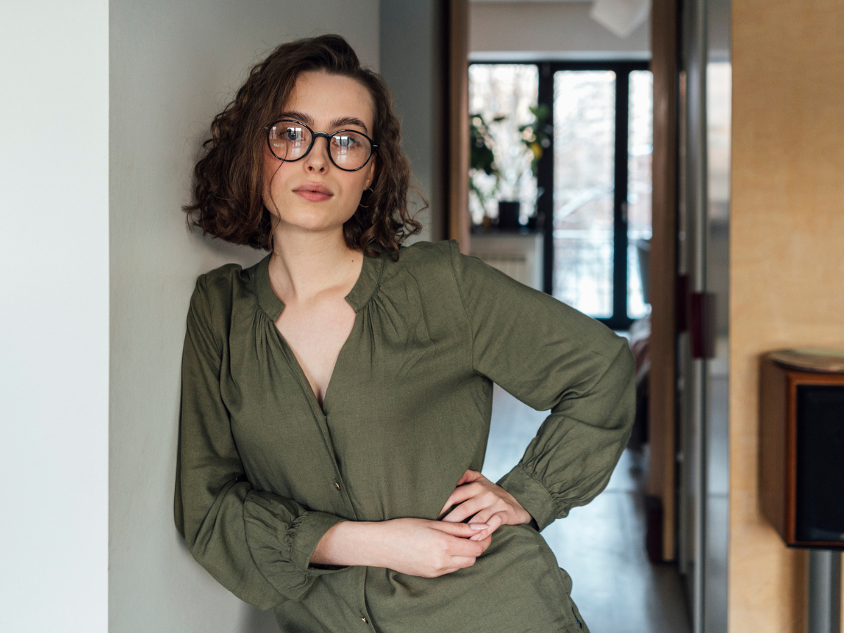 pewna siebie kobieta