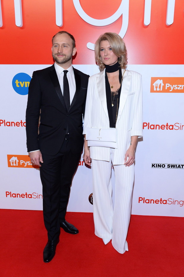 Borys Szyc z narzeczoną Justyną Nagłowską na premierze filmu „Planeta singli 3”