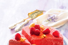 Tort malinowy z amaretto