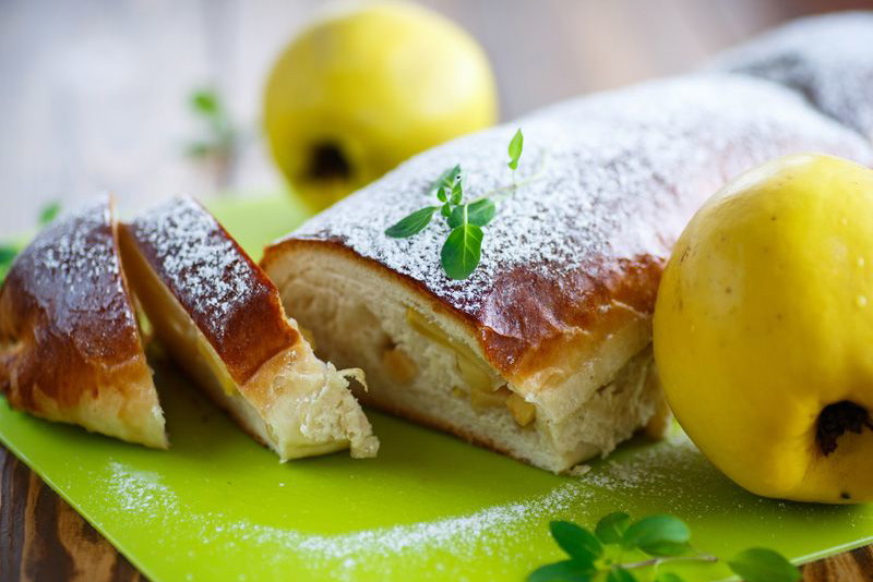 ciasto z pigwą przepis, jak zrobić ciasto z pigwą, przepis na placek z pigwą