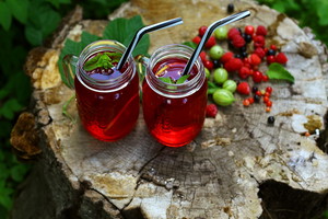 Kompot z agrestu i porzeczek