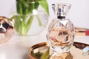 perfumy szafranowo-jaśminowe