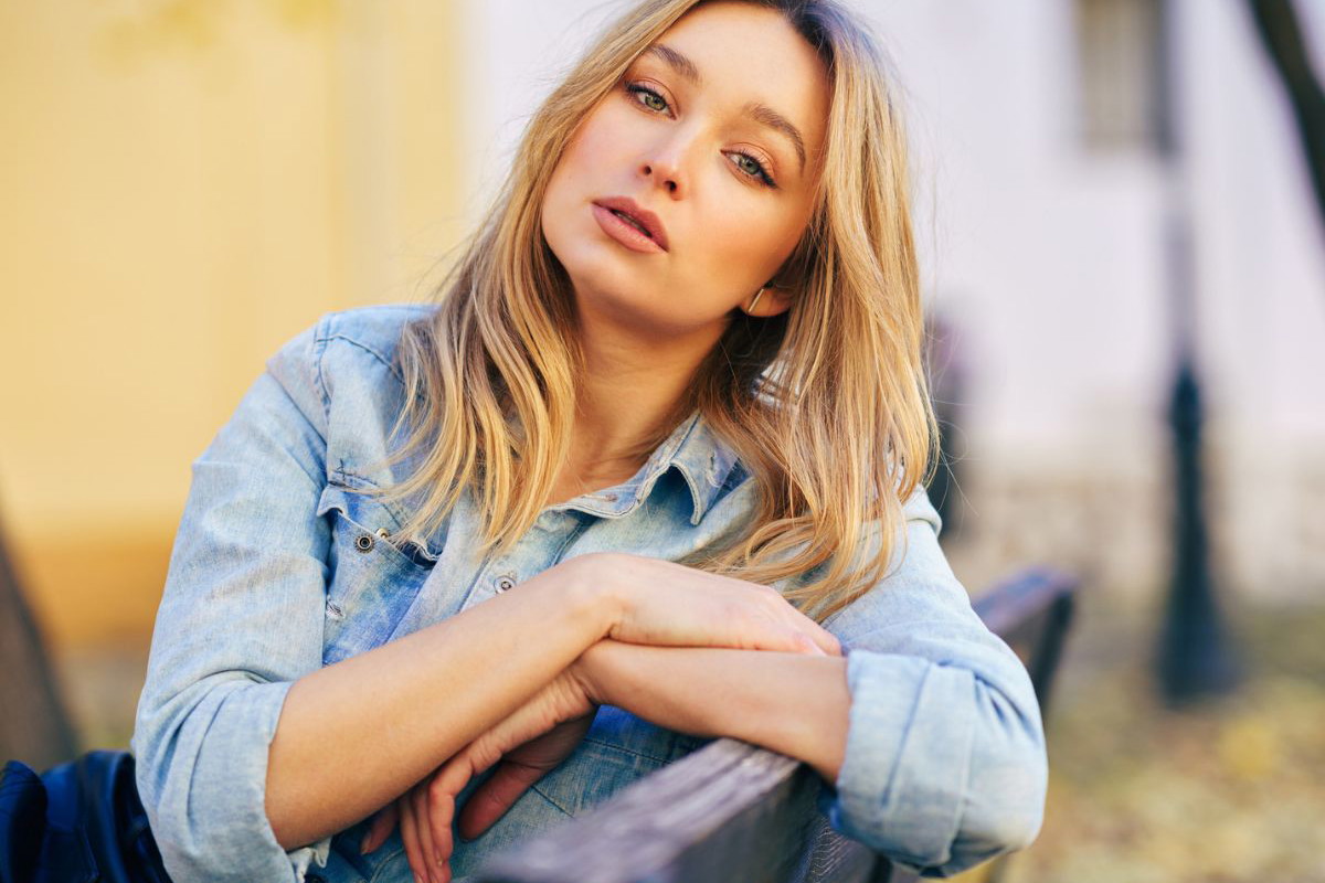 Blondynka na wsi