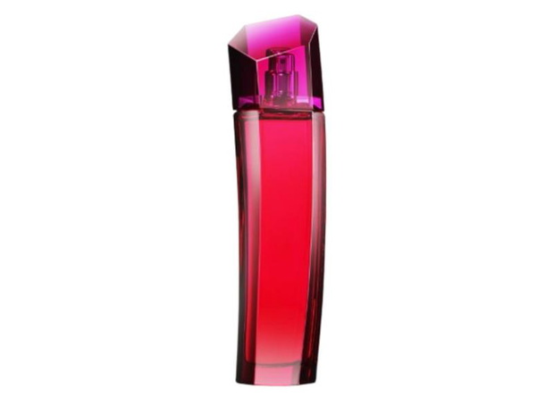 perfumy-o-zapachu-magnolii-escada-magnetism-2524701-49aad5f