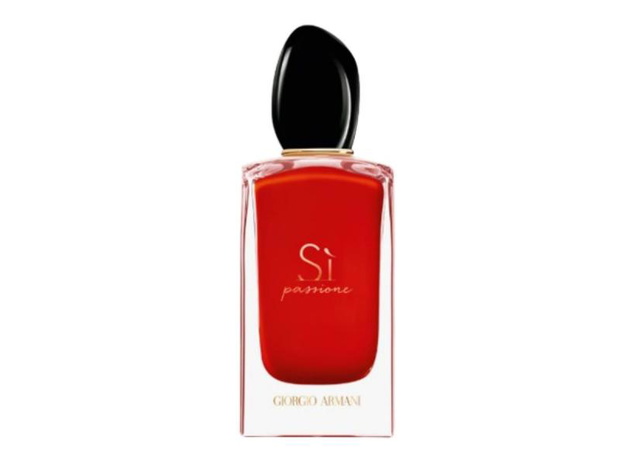 perfumy-o-zapachu-czarnej-porzeczki-giorgio-armani-si-passione-2524792-3d89be4