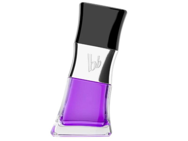 perfumy-z-nutami-truskawki-bruno-banani-magic-woman-2525241-7ba1ebc