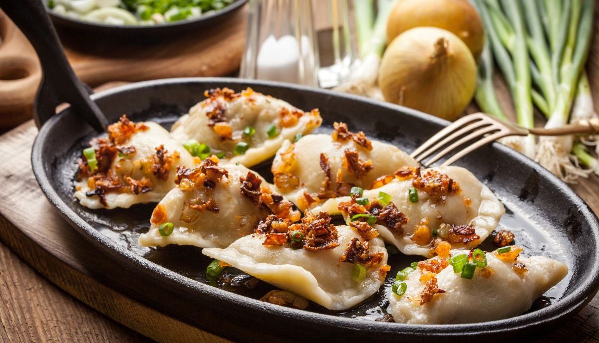pierogi z białą kiełbasą
