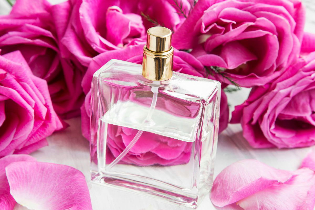 Najpiękniejsze perfumy o zapachu róży