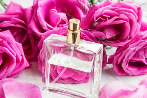 Najpiękniejsze perfumy o zapachu róży