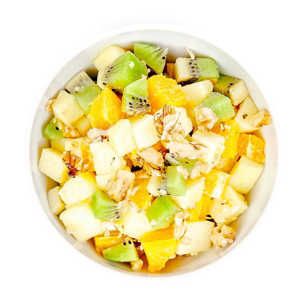 salatka-owocowa-z-jablkiem-pomarancza-kiwi-i-orzechami-rzut-2kadr-jpg-2430284-2b66c61