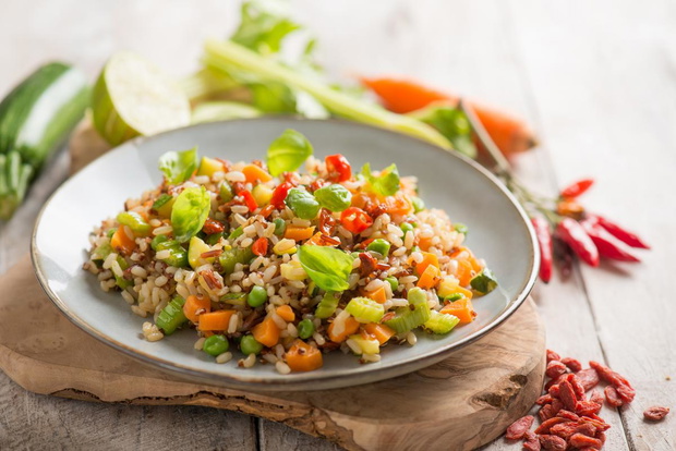 jagody-goji-w-salatce-2480562-6c472d9