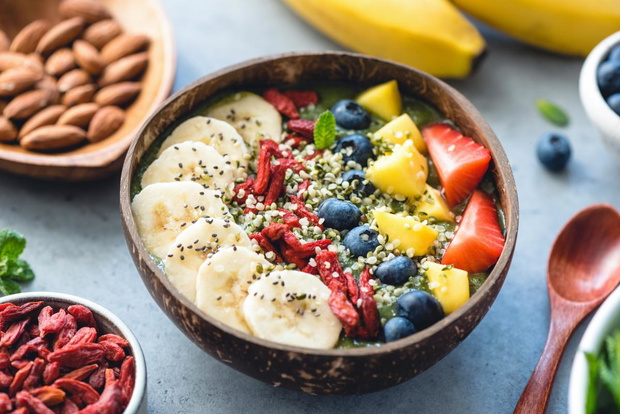 jagody-goji-w-smoothie-bowl-2480505-dca049c