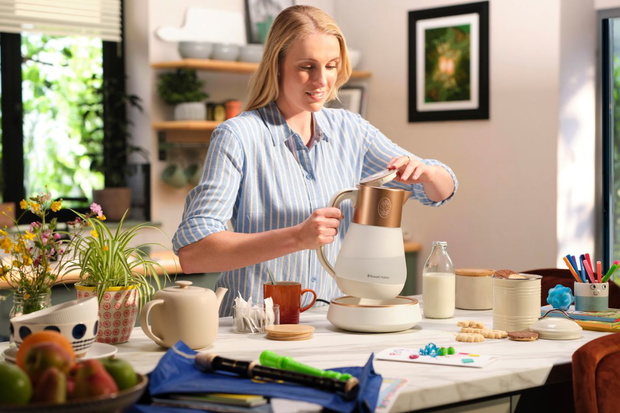 czajnik Russel Hobbs Calm (2)
