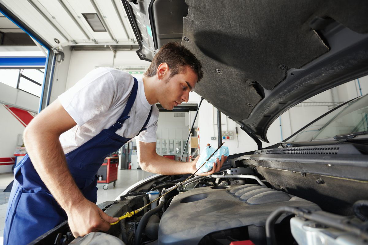 Po szkole miałem zostać mechanikiem, ale rodzice nie chcą o tym słyszeć