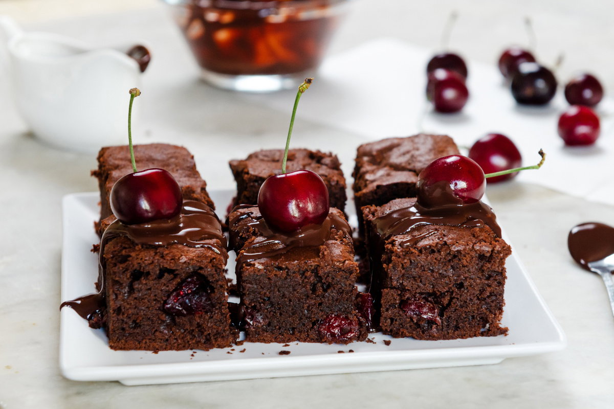 Keto brownie z wiśniami