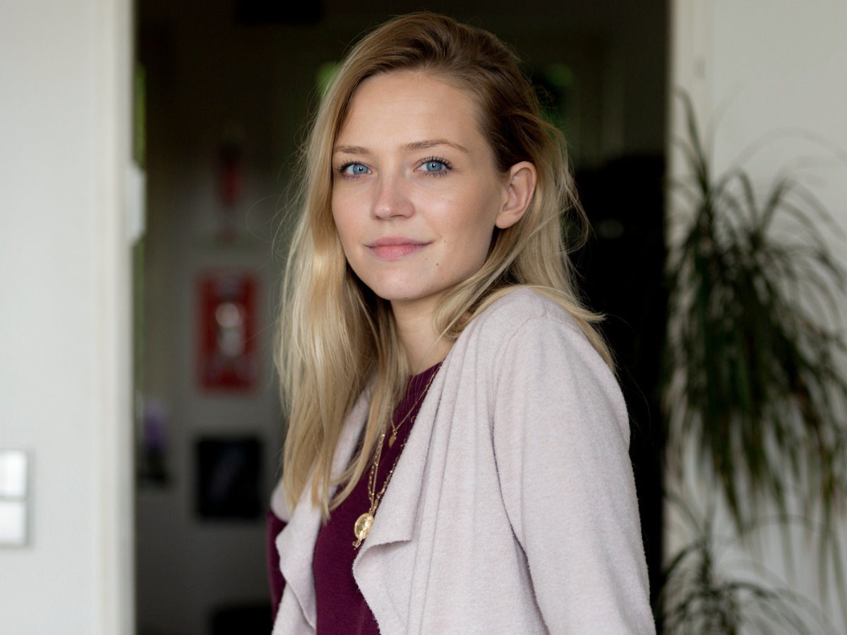 pewna siebie kobieta