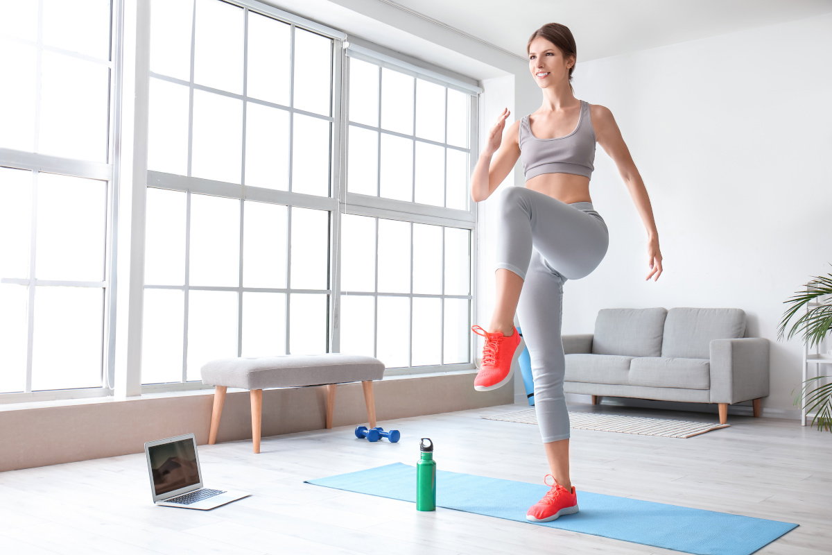 Domowy trening Happy HIIT wyszczupla ciało w 15 minut