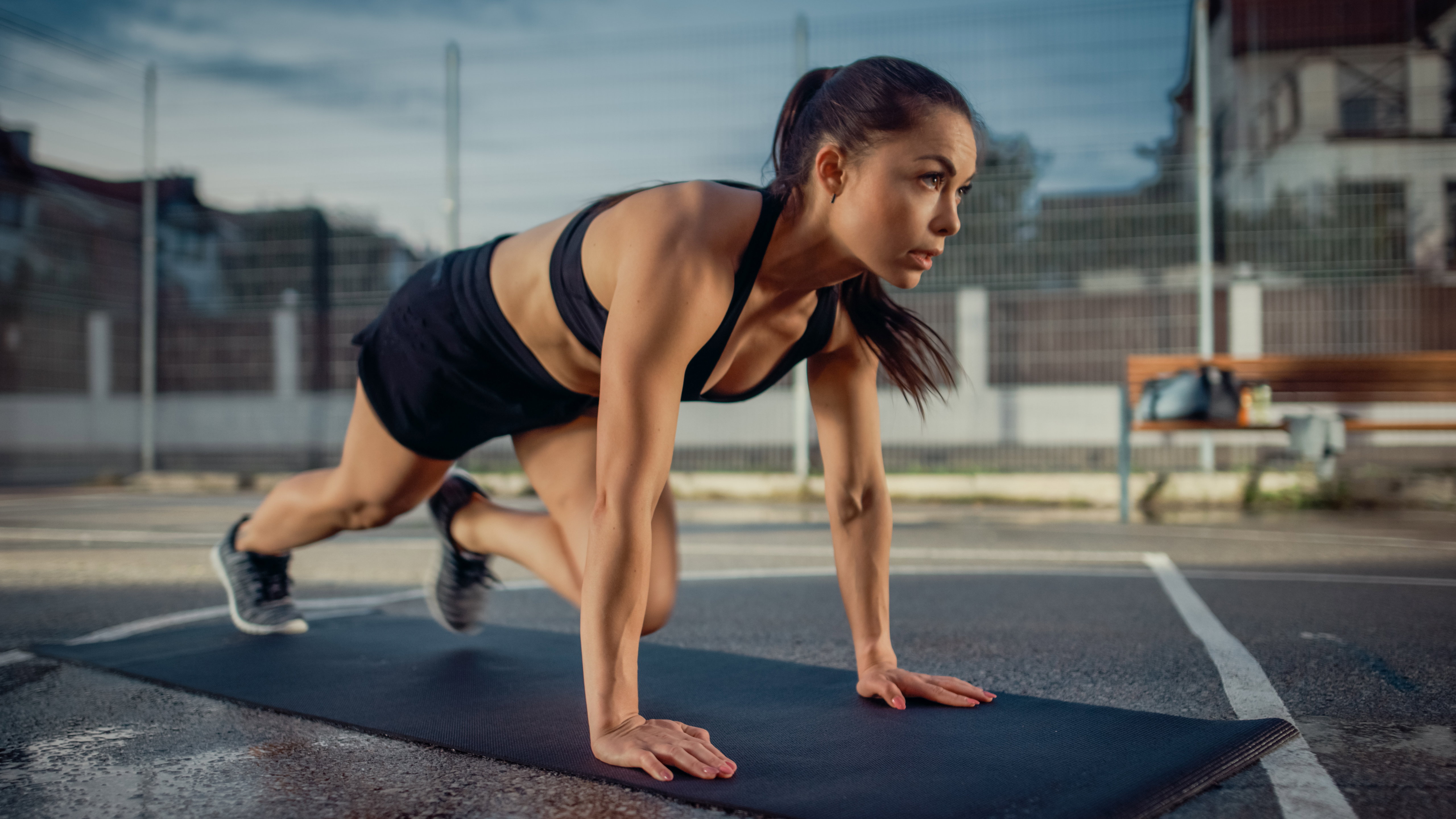 Trening cardio na spalanie kalorii i brzuch