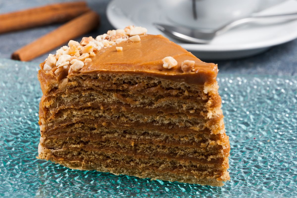 tort na waflach bez pieczenia