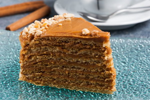 tort na waflach bez pieczenia