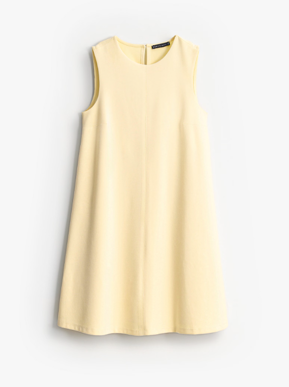 trapezowa sukienka w odcieniu butter yellow z Mohito