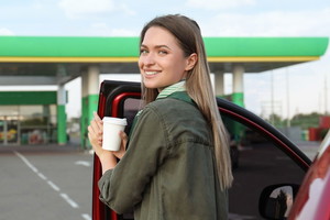 Obcy facet oświadczył mi się na stacji benzynowej