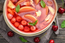 Zupa wiśniowa z kaszą manną