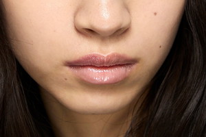 Holographic lips