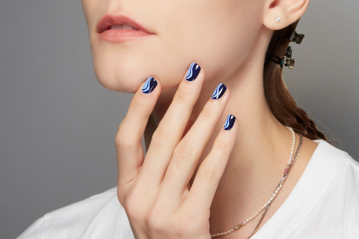navy nails